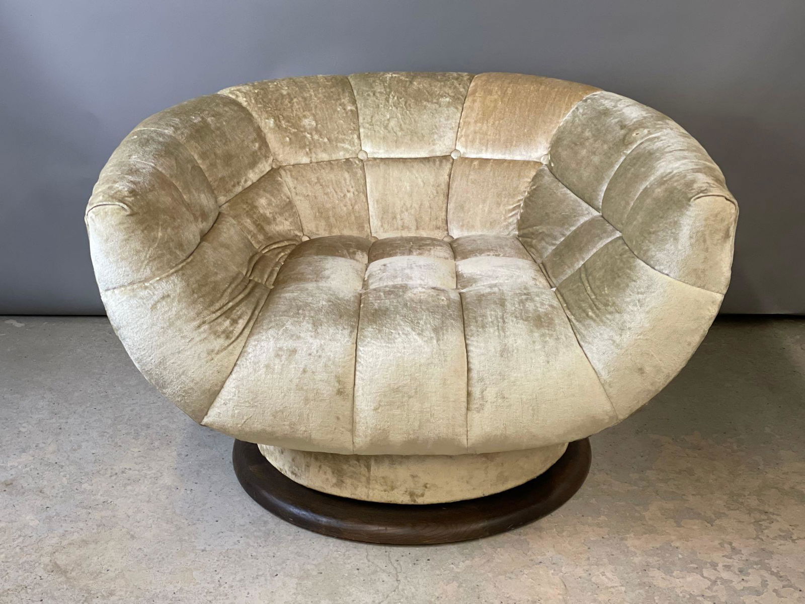 Adrian Pearsall Monumental Swivel Tub Chair (1 of 6)