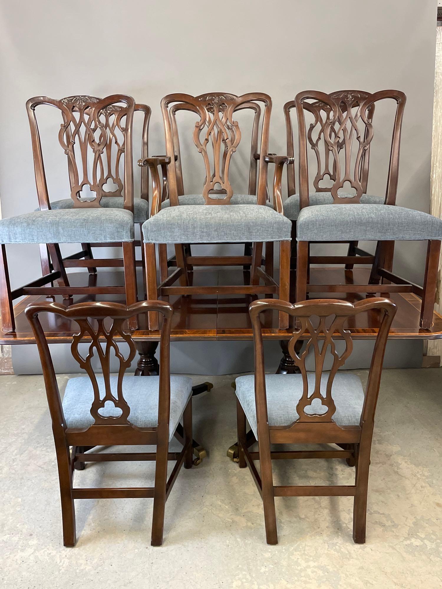 Kittinger Banded Mahogany Dining Table & Chairs (0481) on Jun 03, 2022 Briggs Auction, Inc. in PA