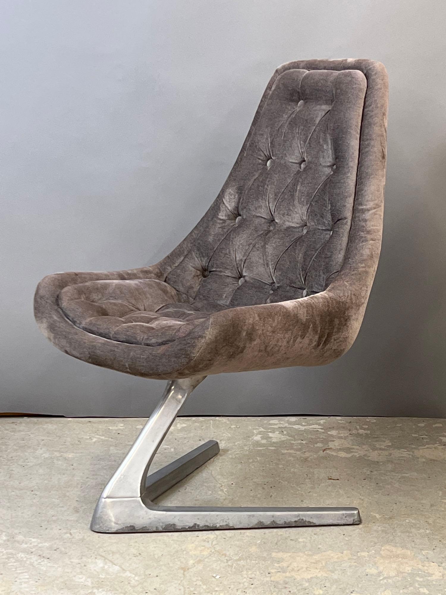 Chromcraft Sculpta Swivel Chair: A Chromcraft Sculpta modern design swivel chair, as seen on Star Trek. Unmarked. 36-1/2in tall x 22in wide. Seat height: 16in.