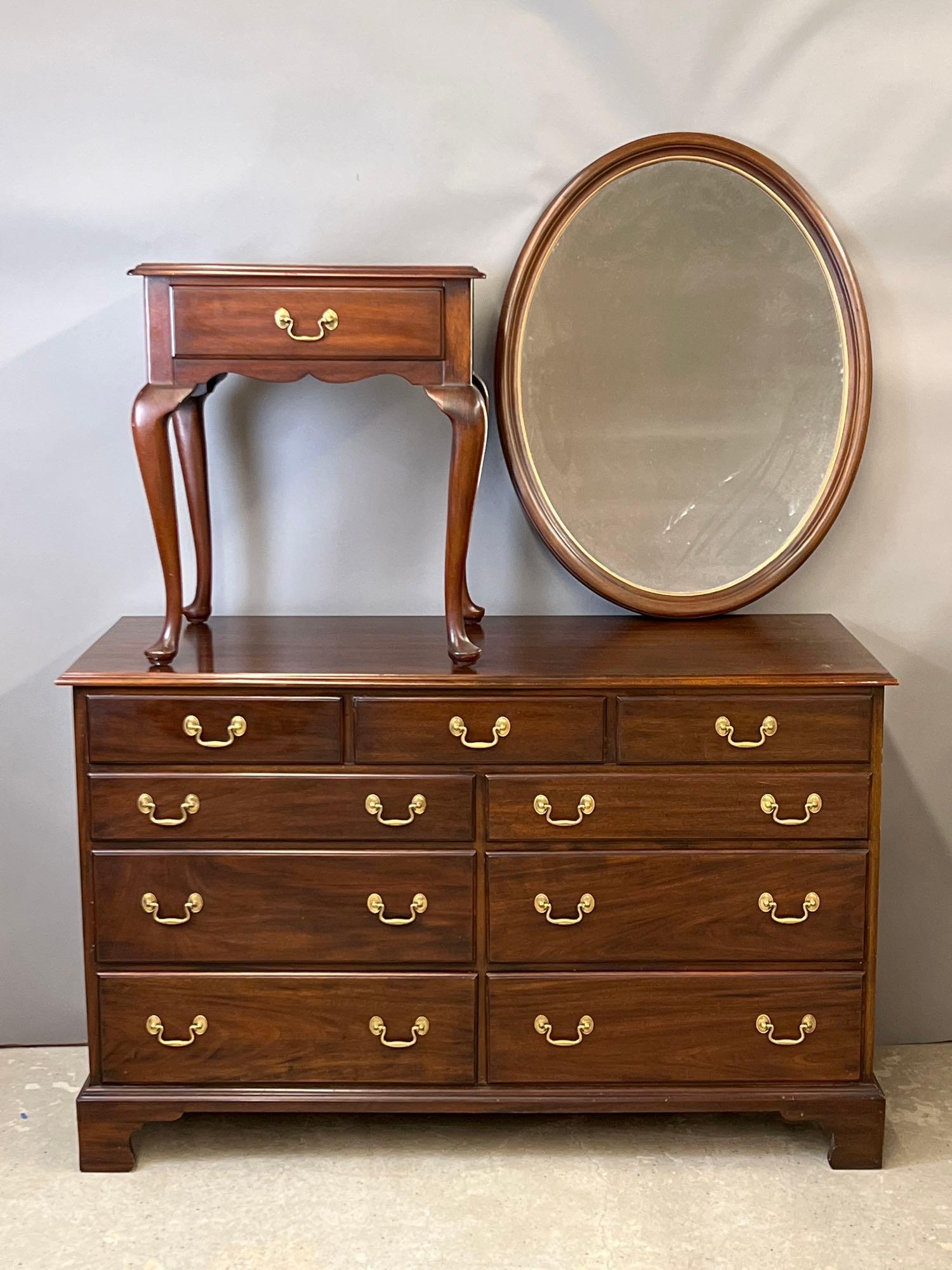 Three Pieces of Henkel Harris Mahogany Furniture (1 of 9)