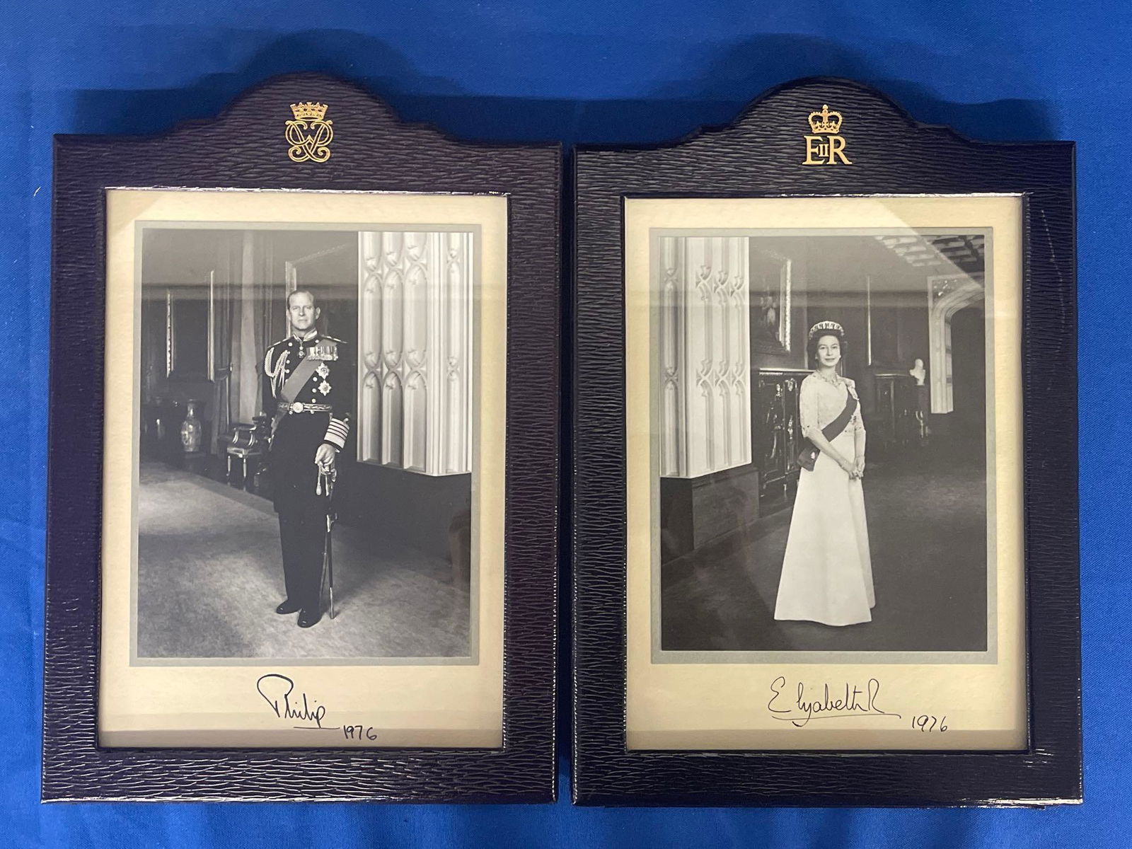 Pr. Signed Photos: Queen Elizabeth II and Philip (1 of 6)