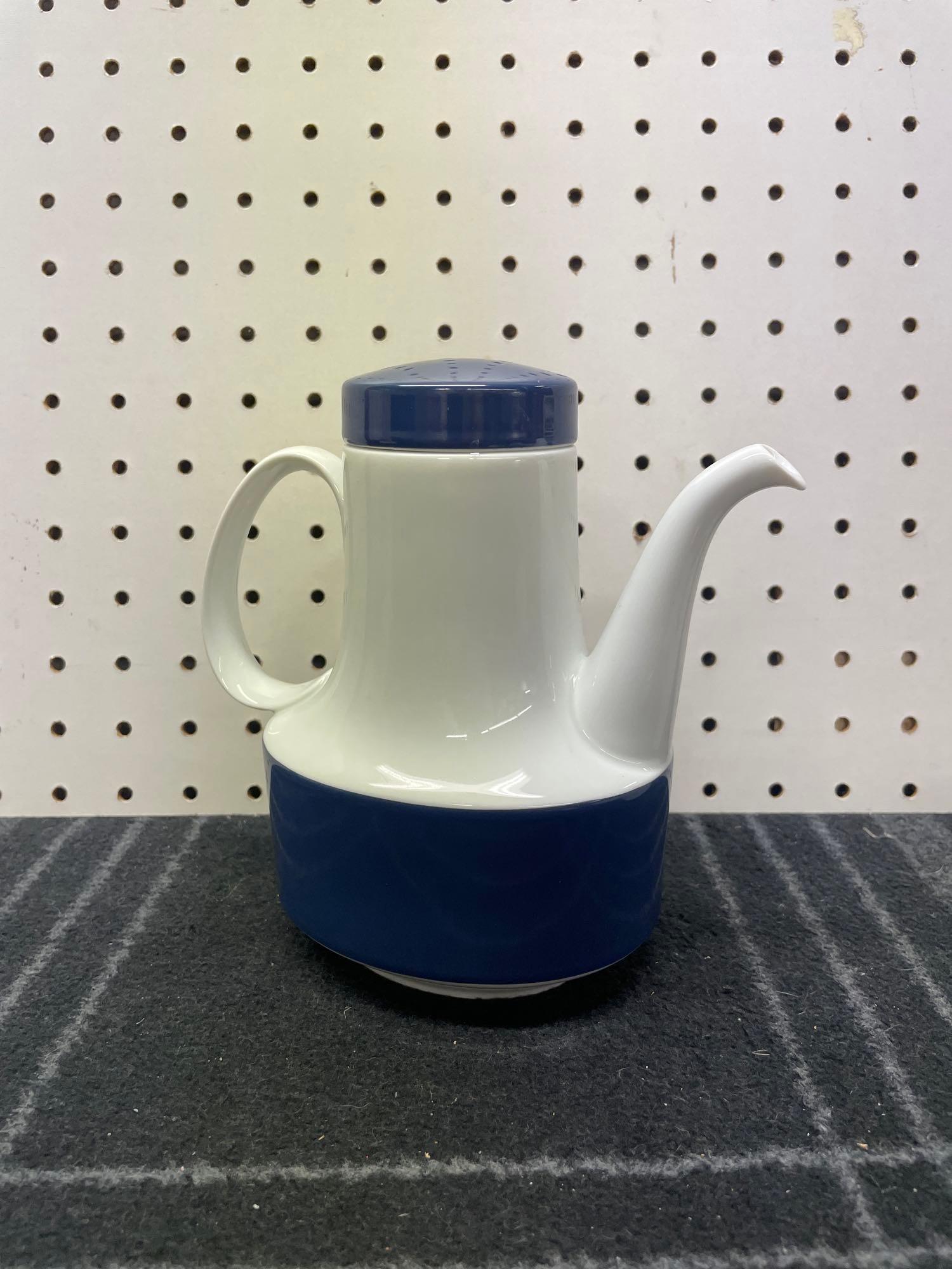 Tapio Wirkalla Rosenthal Teapot (1 of 9)