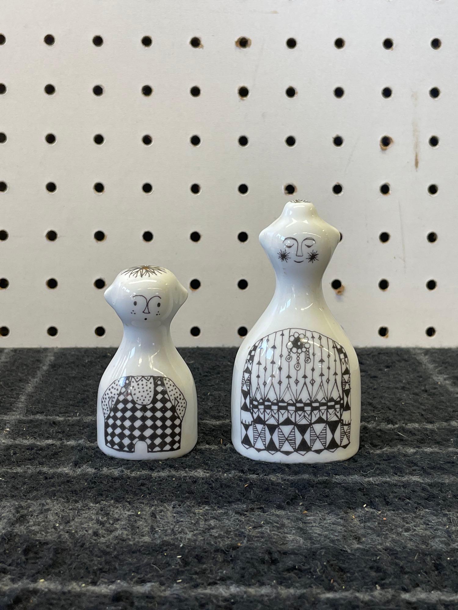Vintage Porsgrund Norwegian S&P Shakers (1 of 9)