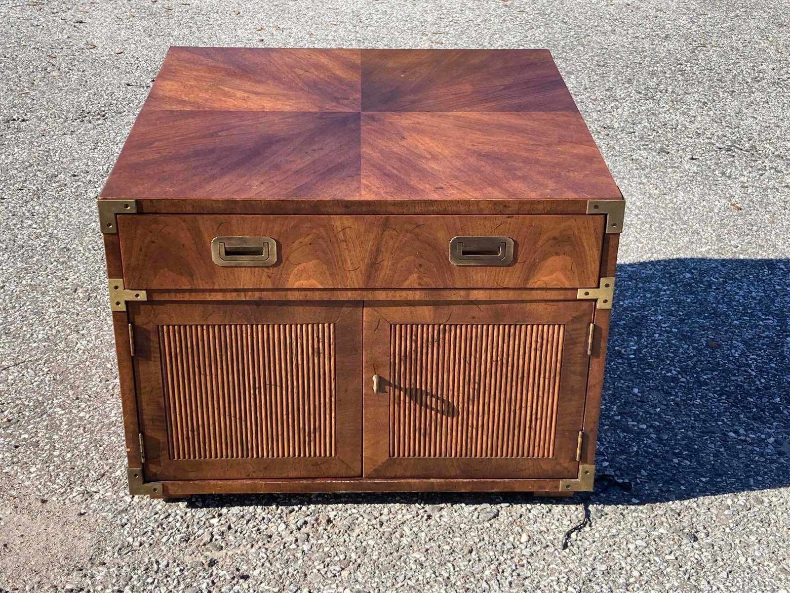 Henredon Side Table (1 of 4)