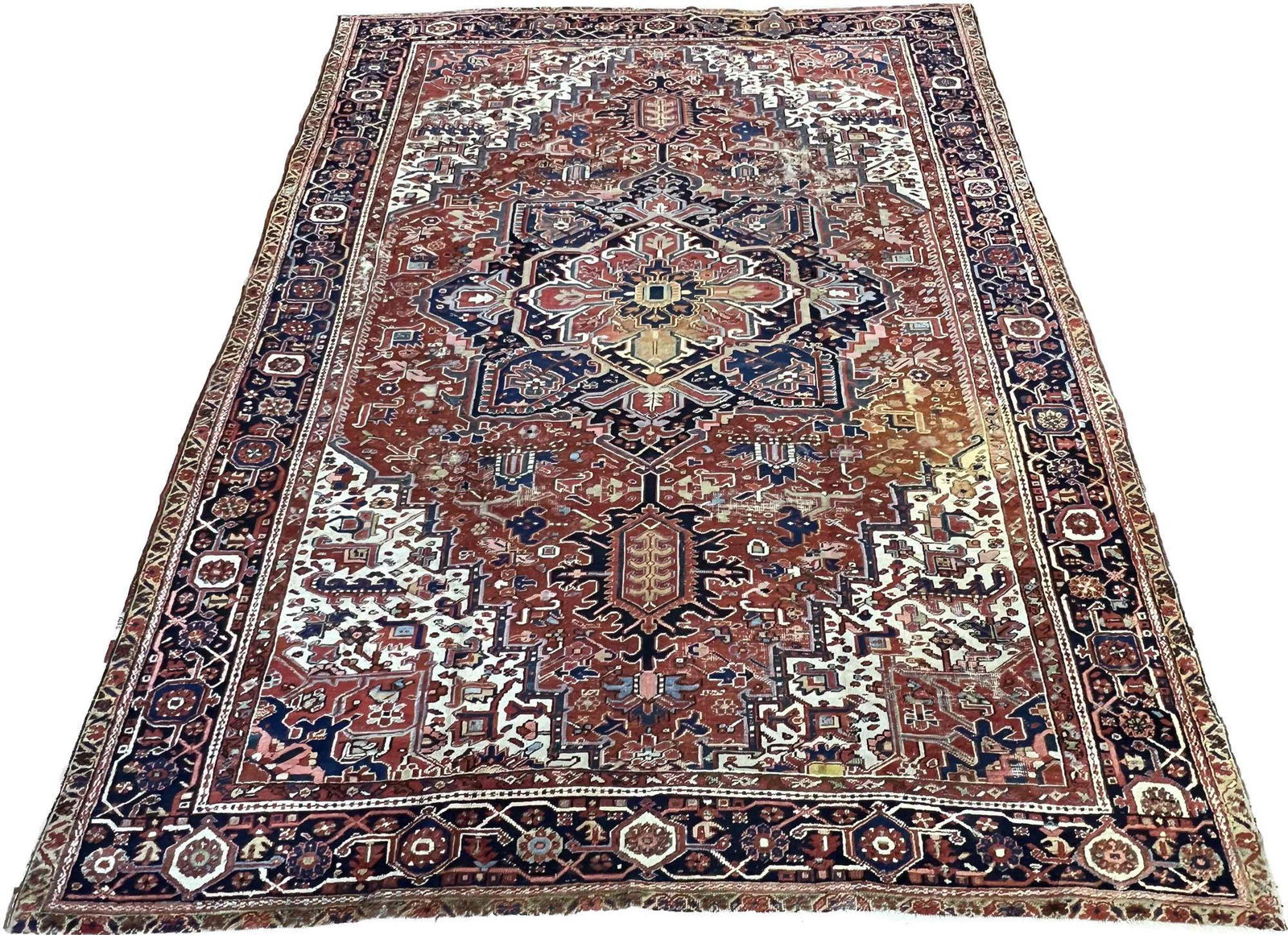 Heriz Room-size Carpet, 12ft 10in x 9ft 8in (1 of 6)