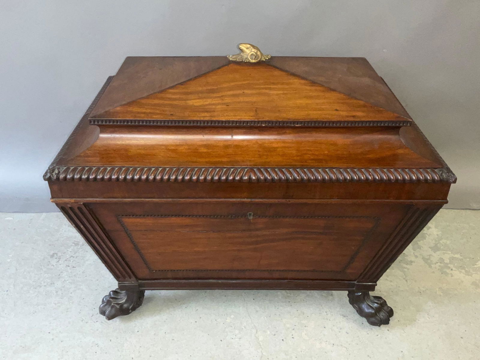 Regency Mahogany Paw-Foot Cellarette (1 of 7)