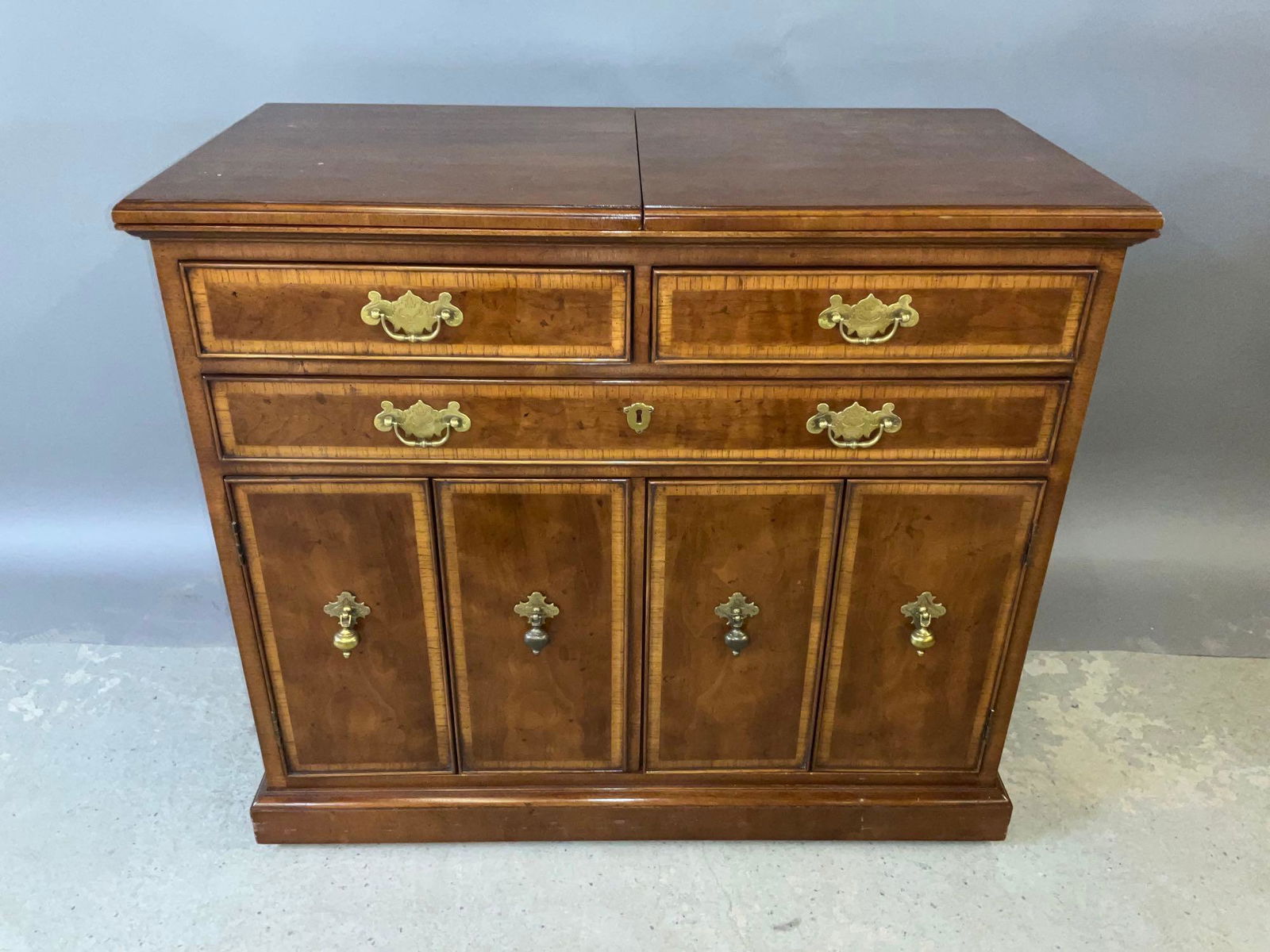 Henredon Server (1 of 9)