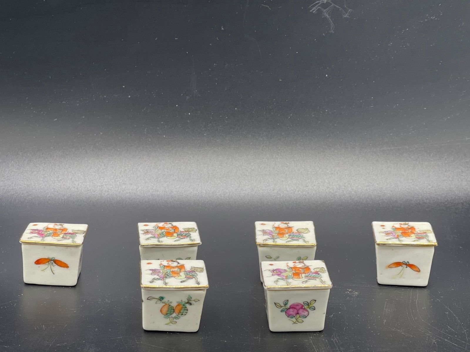 Six Chinese Porcelain Snuff Boxes (1 of 6)