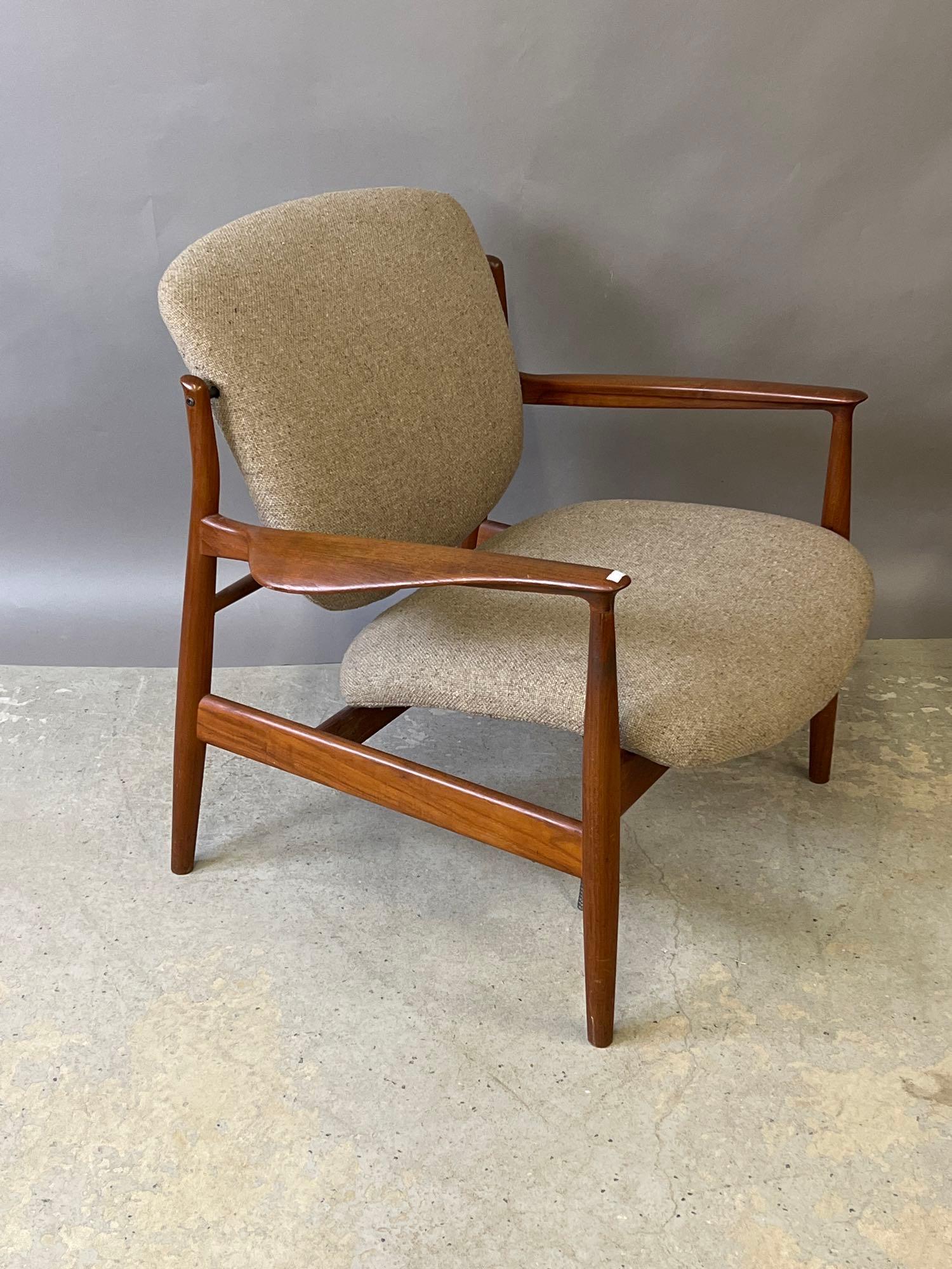 Finn Juhl FD 136 Teak Lounge Chair (1 of 6)