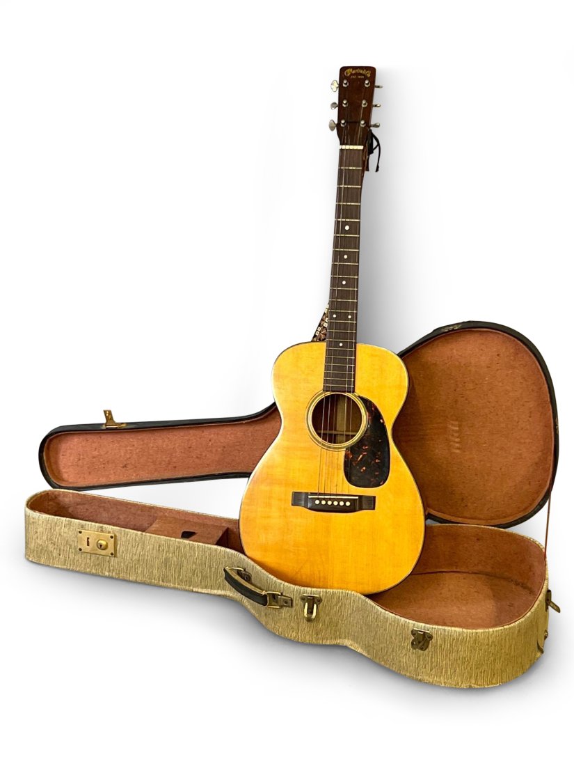 C.F. Martin 0-18 Acoustic Guitar (1 of 9)
