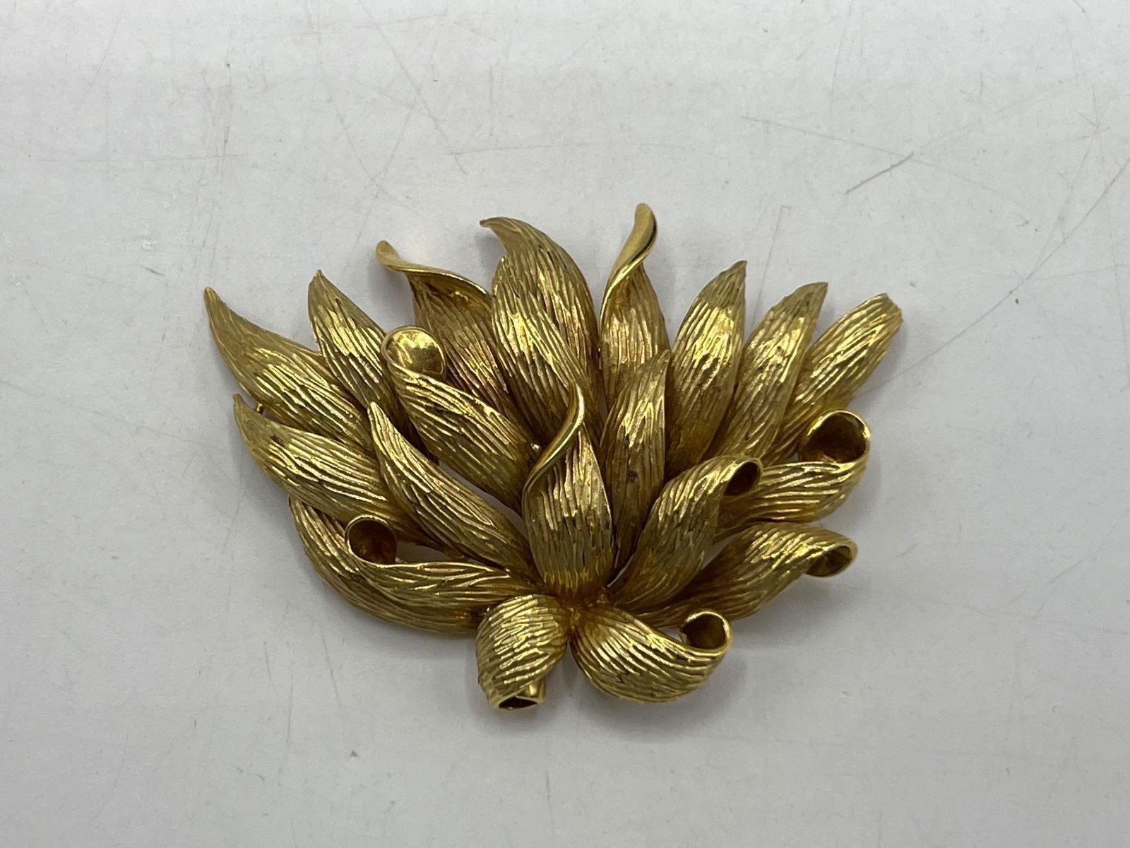 18K Tiffany & Co. Leaf Brooch (1 of 4)