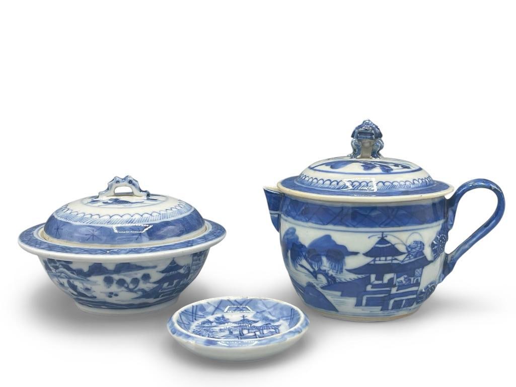 Three Pieces of Chinese Canton Porcelain (1 of 8)