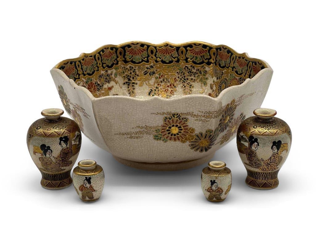 Five Pieces of Japanese Satsuma Porcelain (1 of 5)