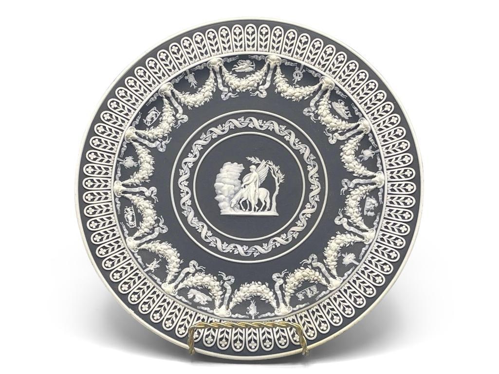 Wedgwood Jasper Basalt Trophy Plate (1 of 6)