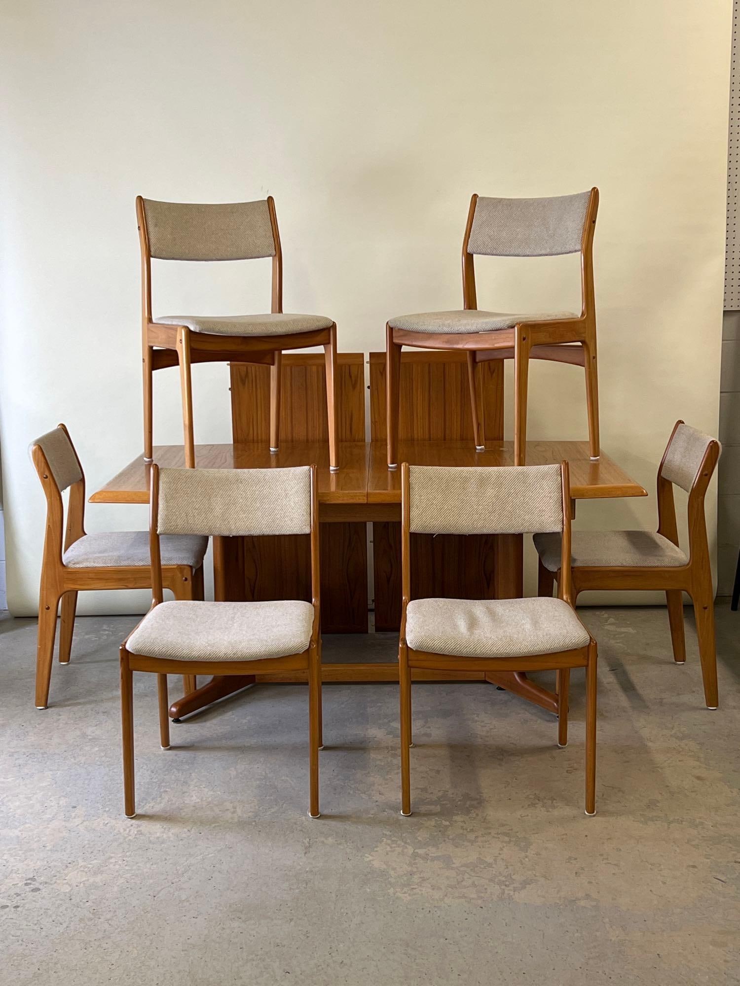 Teak Dining Room Table and Chairs (1 of 4)