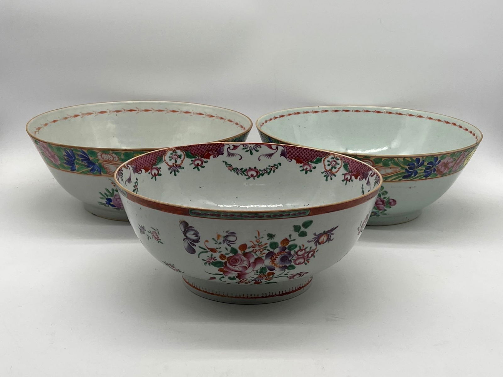 Three Chinese Export Porcelain Serving Bowls (1 of 8)