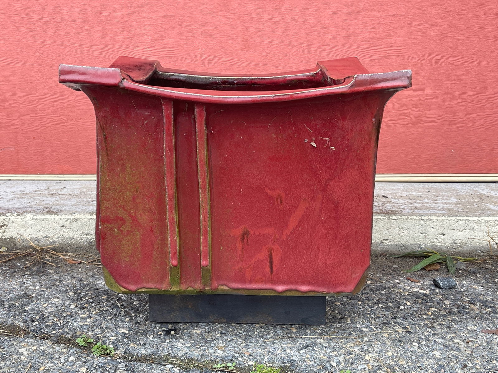 Attributed Eric O'Leary/Tariki Red Garden Planter (1 of 3)