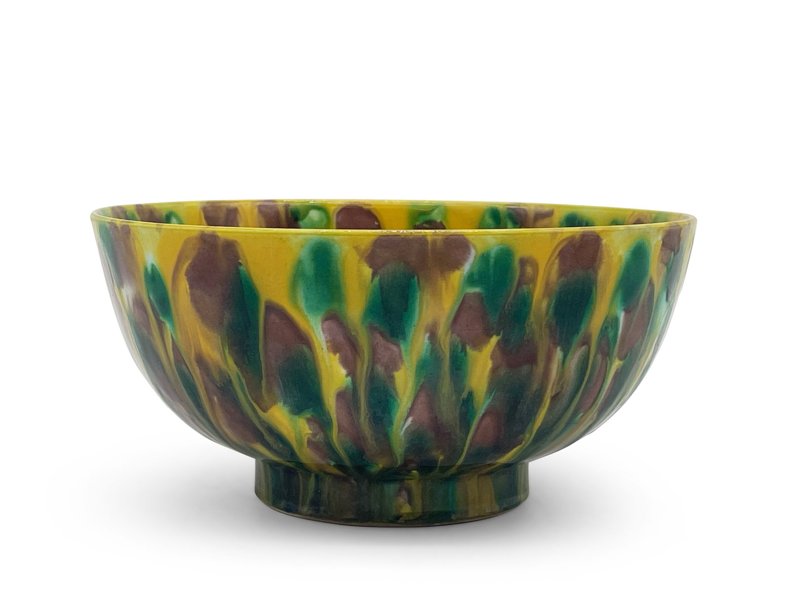Chinese Sancai Glazed Bowl: A Chinese Sancai glazed porcelain bowl with six-character mark on base. 4in tall x 8in wide. | Philadelphia Metro area delivery, NYC curbside delivery, and international third-party shipper informatio