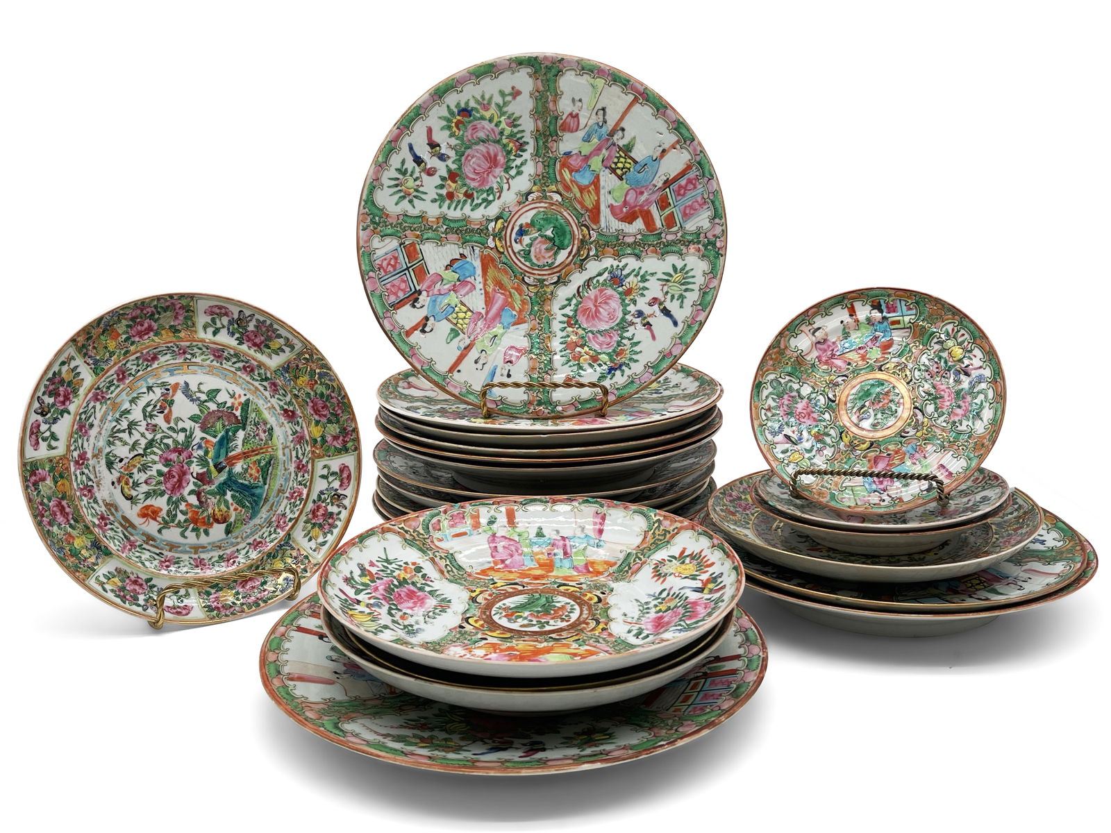 22 Pieces of Chinese Rose Medallion (1 of 6)