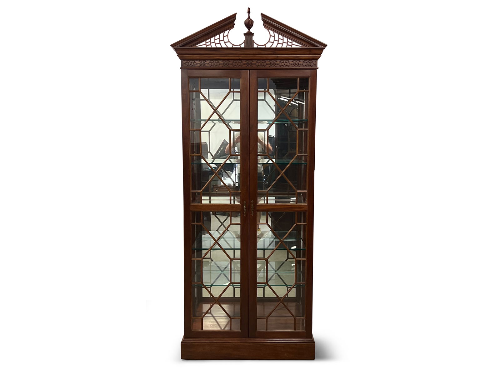 Stickley Chippendale Crystal Cabinet (1 of 5)