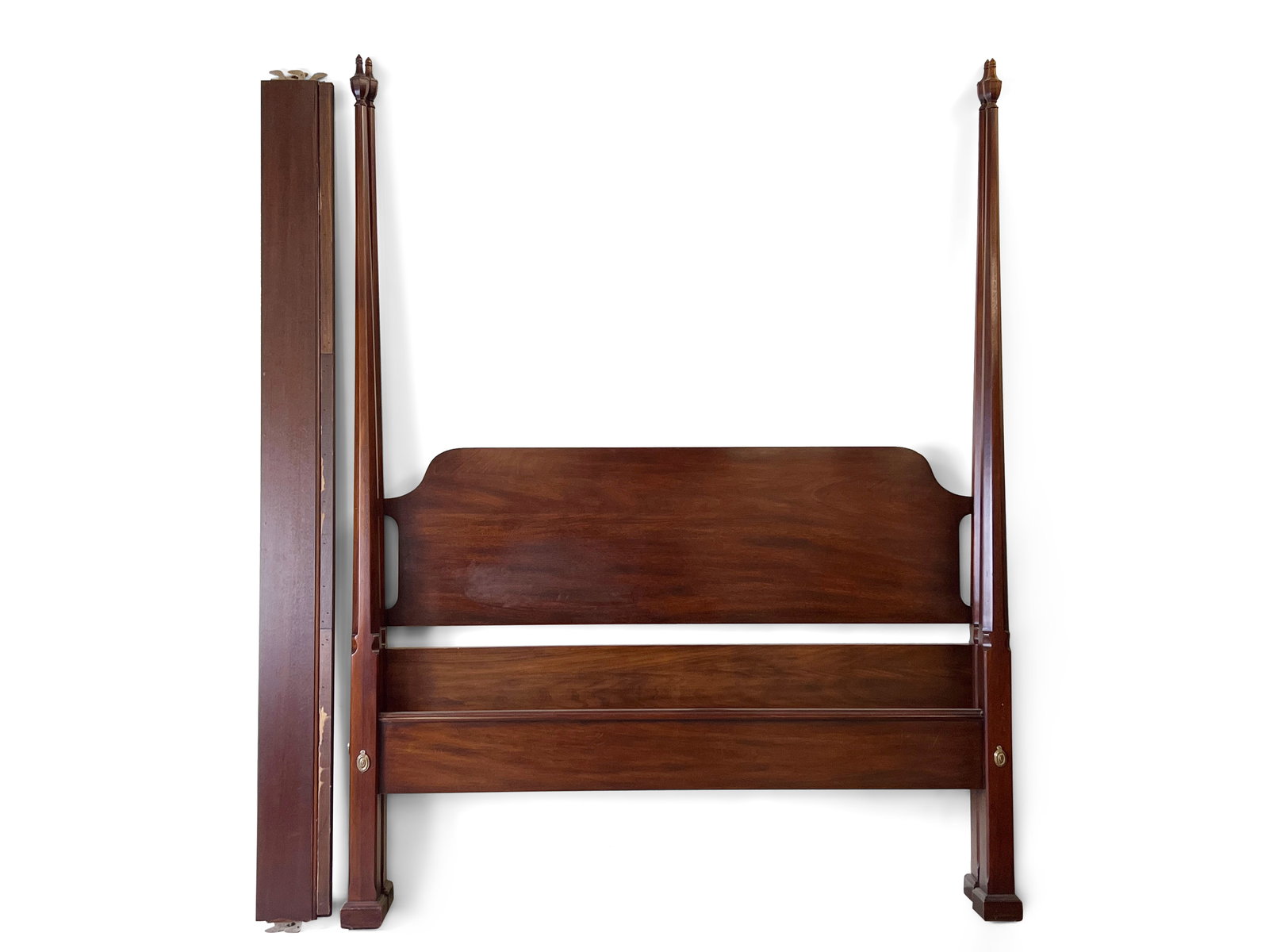 Henkel Harris Queen-Size Four-Poster Bed: A Henkel Harris queen-size four-poster bed, complete with rails. Headboard: 85in tall x 64-1/2in wide. | Philadelphia Metro area delivery, NYC curbside delivery, and international third-party shipper