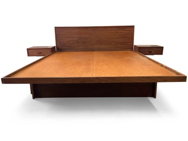 Midcentury Modern Walnut Queen-size Platform Bed