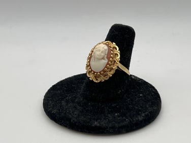 14K Yellow Gold Cameo Ring