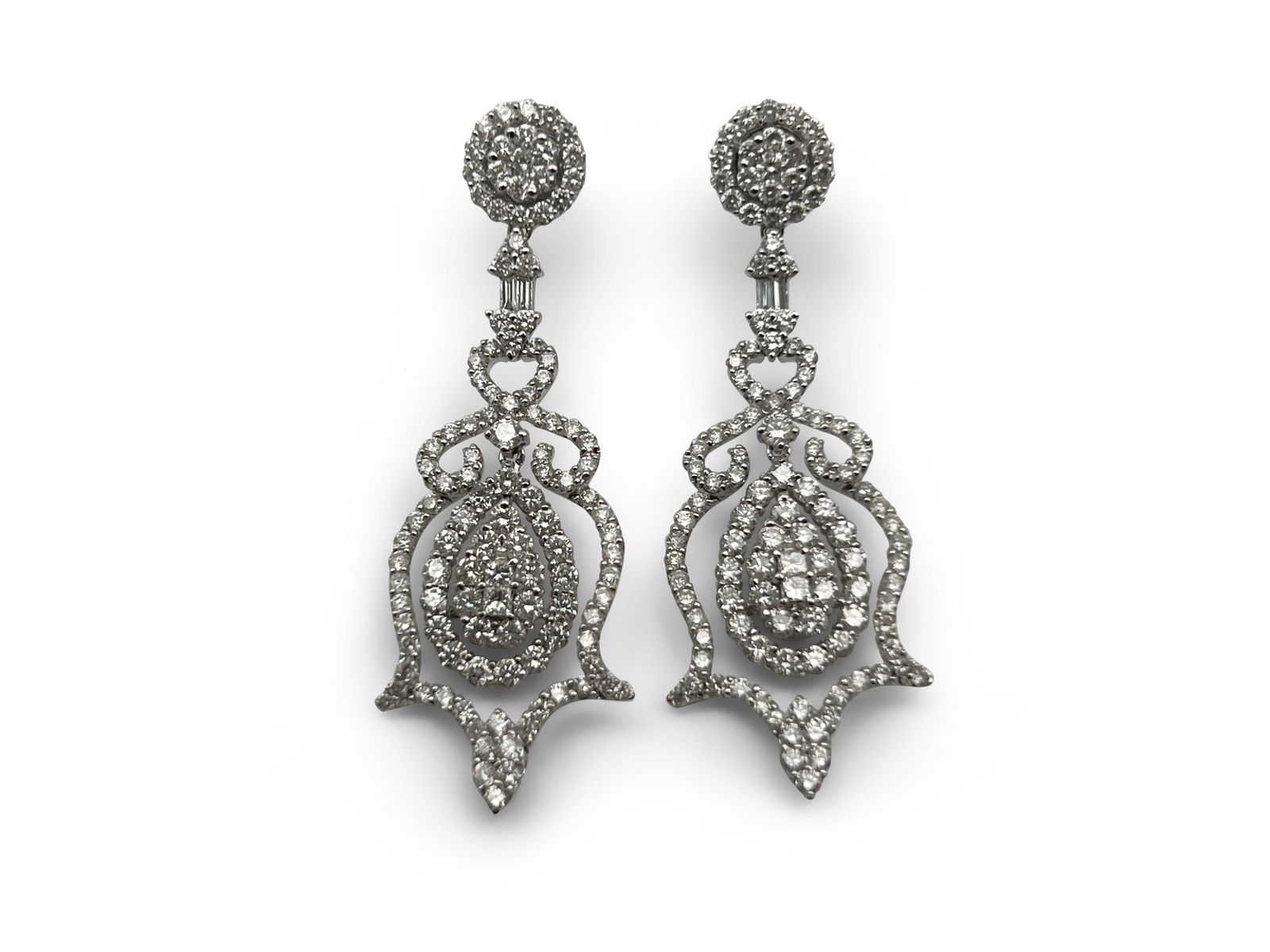 Pair of 18K Diamond Chandelier Earrings (1 of 3)