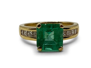 Emerald and Diamond Ring in 18K Yellow Gold