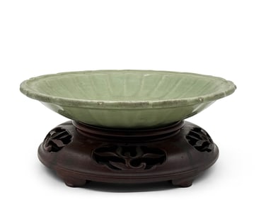 Chinese Longquan Celadon Bracket Lobed Dish