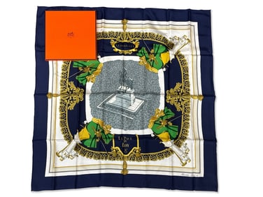 Hermès Le Pave Du Roy Silk Scarf