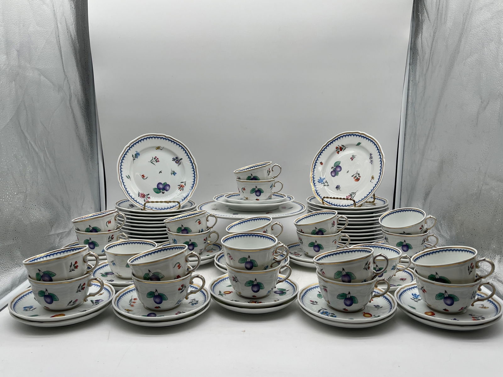 Richard Ginori Italian Fruits China Grouping (1 of 13)