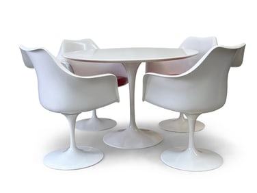 Saarinen for Knoll Dining Table and Chairs