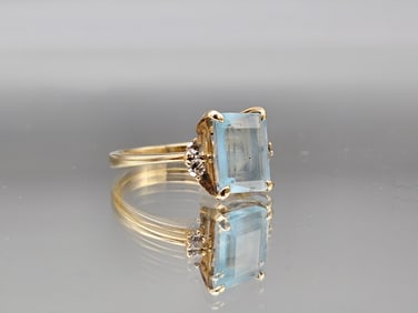 14K Ring with Aquamarine and Diamonds