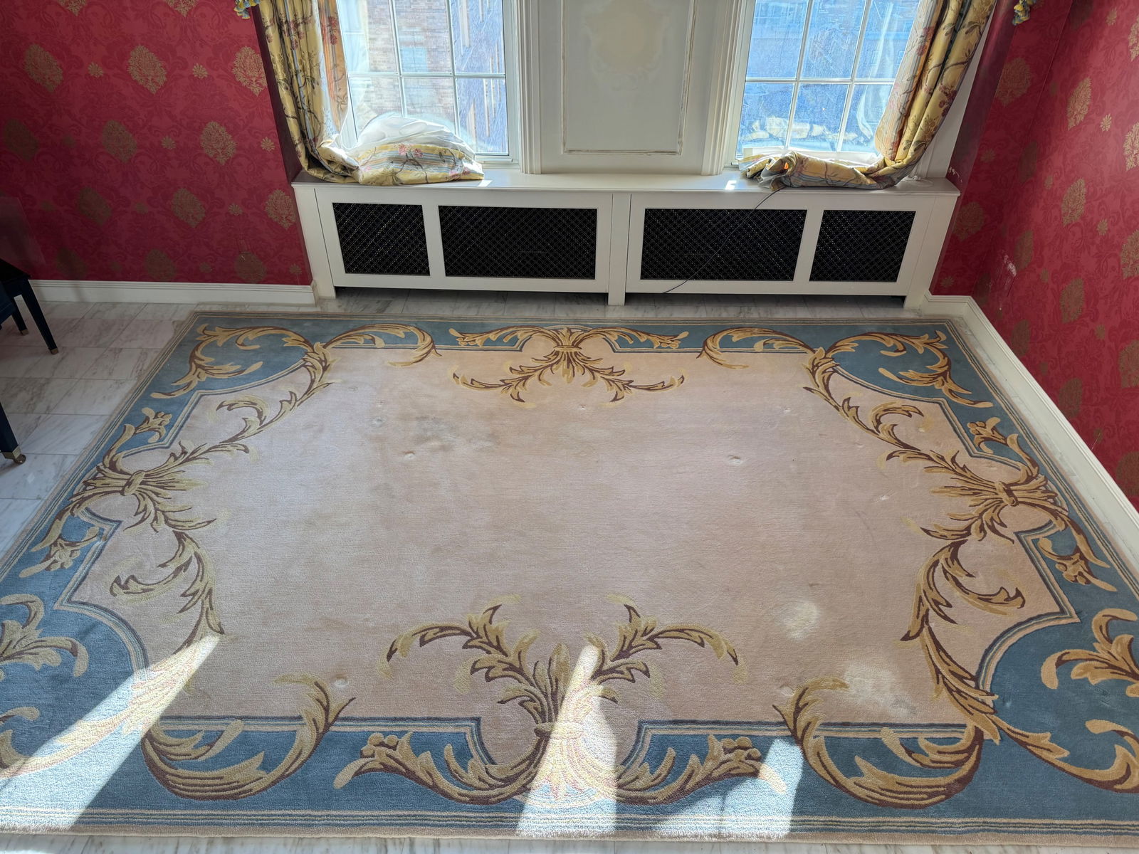 Edward Fields Carpet, 14ft 6in x 9ft 11in: An Edward Fields room size carpet. Provenance: From a Rittenhouse Square, Philadelphia apartment designed by interior designer Barbara Eberlein. Approx. 14ft 6in long x 9ft 11in wide.| You have additi