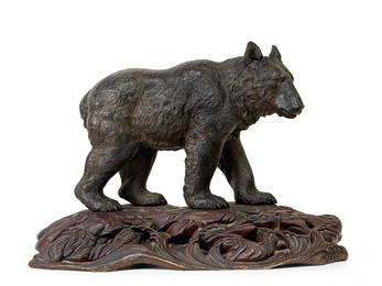 Fine and Large Japanese Meiji Bronze Sculpture of a Bear