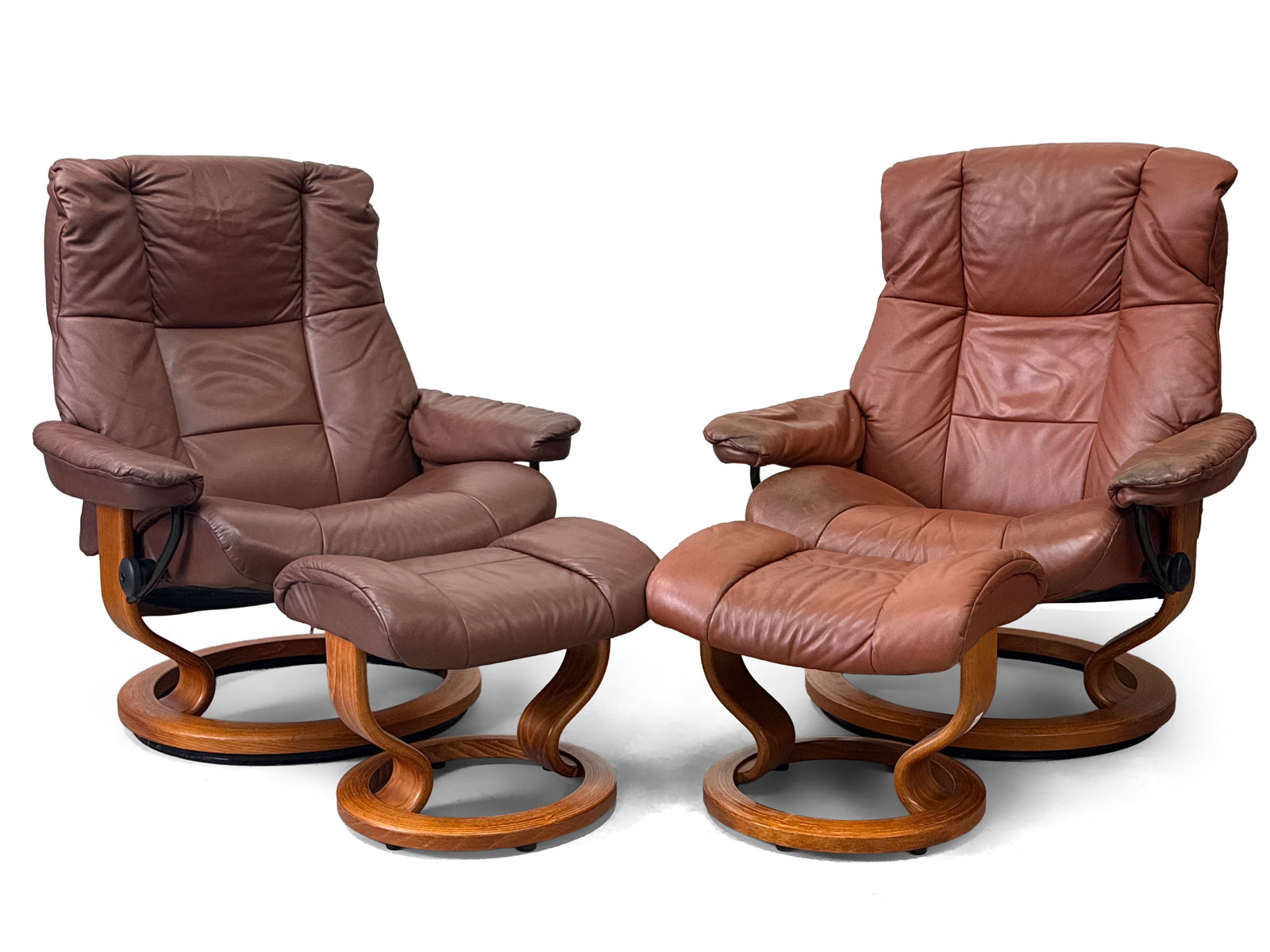 Pair of Ekornes Stressless Lounge Chairs: A pair of Ekornes Stressless lounge chairs and ottomans. Chairs: 39in tall x 35in wide. | You have additional shipping options, and are not required to use Live Shipping. Additional third-party shippe