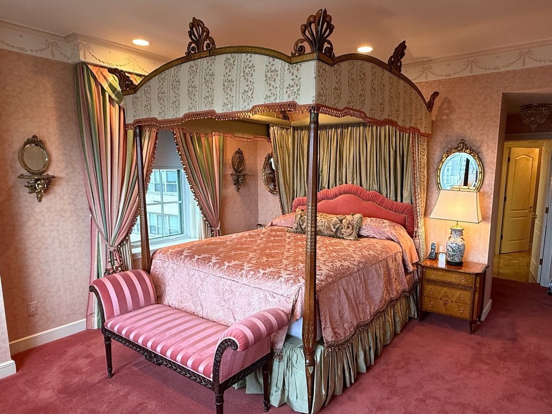 Adams-style Paint-Decorated Canopy Bed (1 of 6)