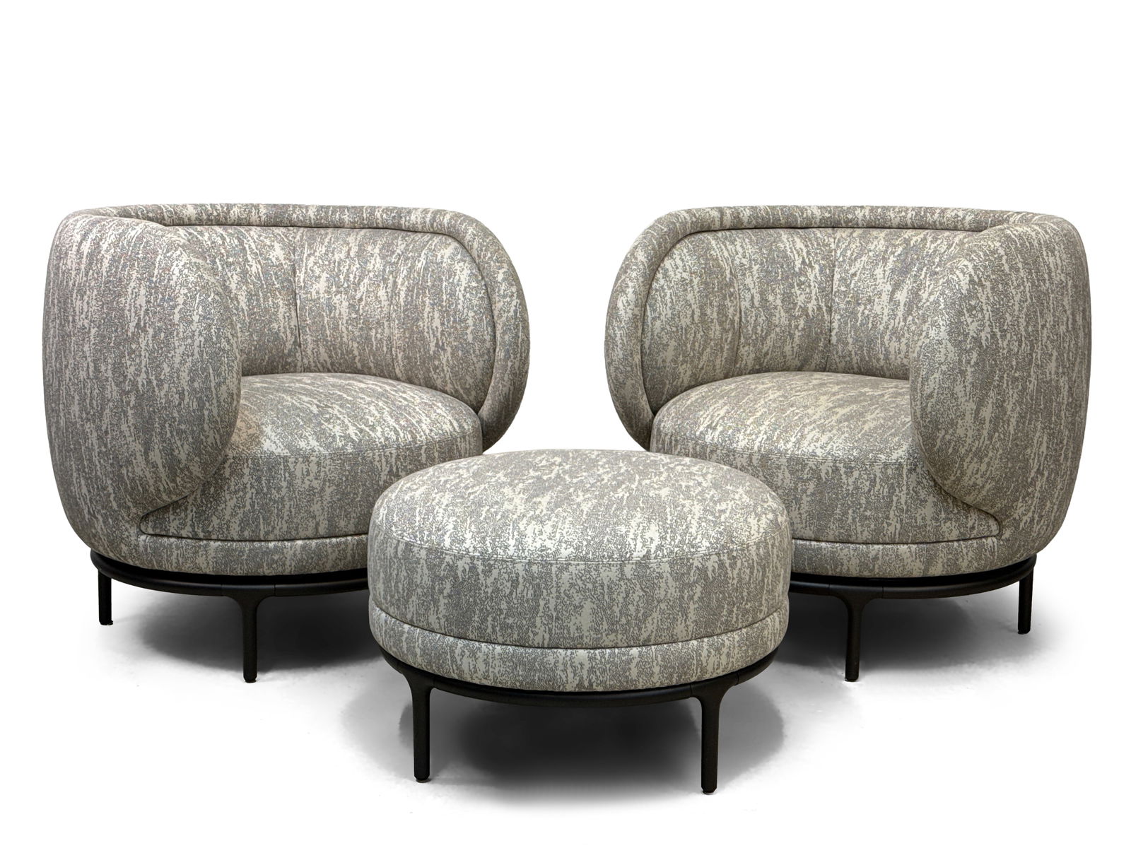 Jaime Hayon Vuelta Swivel Chairs and Ottoman: A pair of Jaime Hayon for Wittmann, Austria, Vuelta 80 swivel club chairs and ottoman. Includes copy of original receipt. Two swivel chairs: 31in tall x 32in wide. | You have additional shipping optio