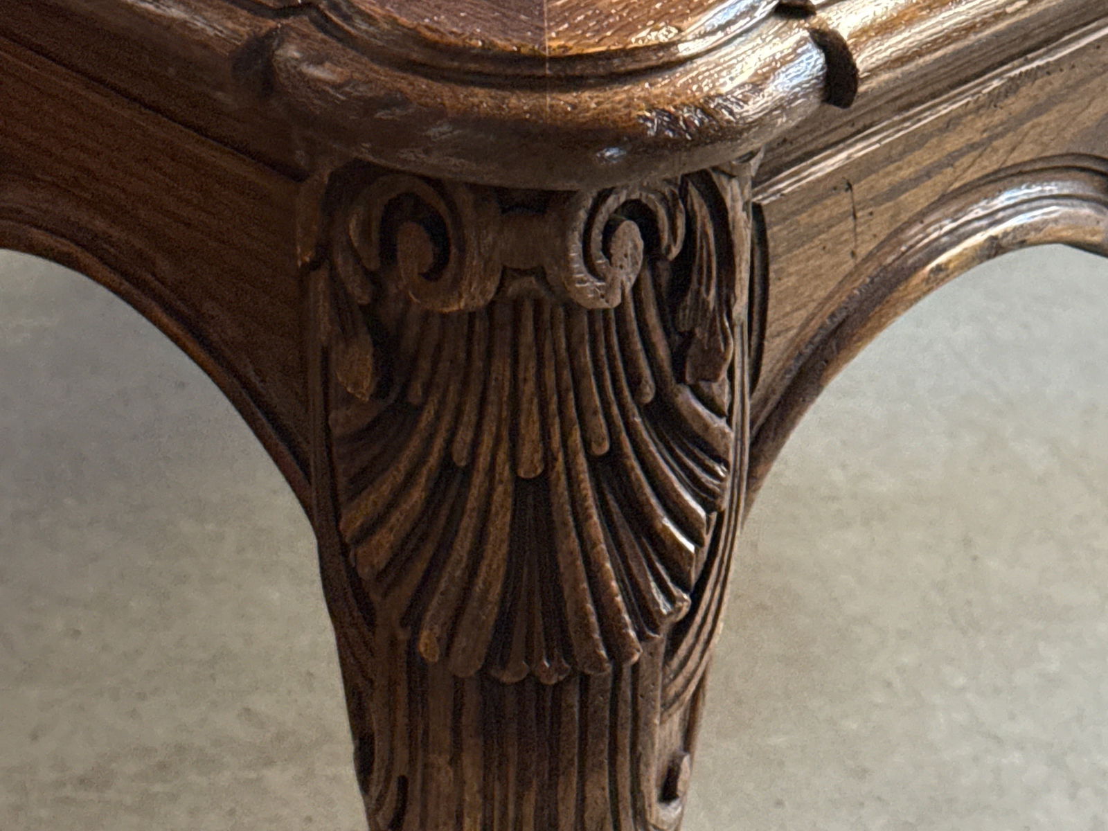 French Louis XV-style Walnut Extension Dining Table - 4