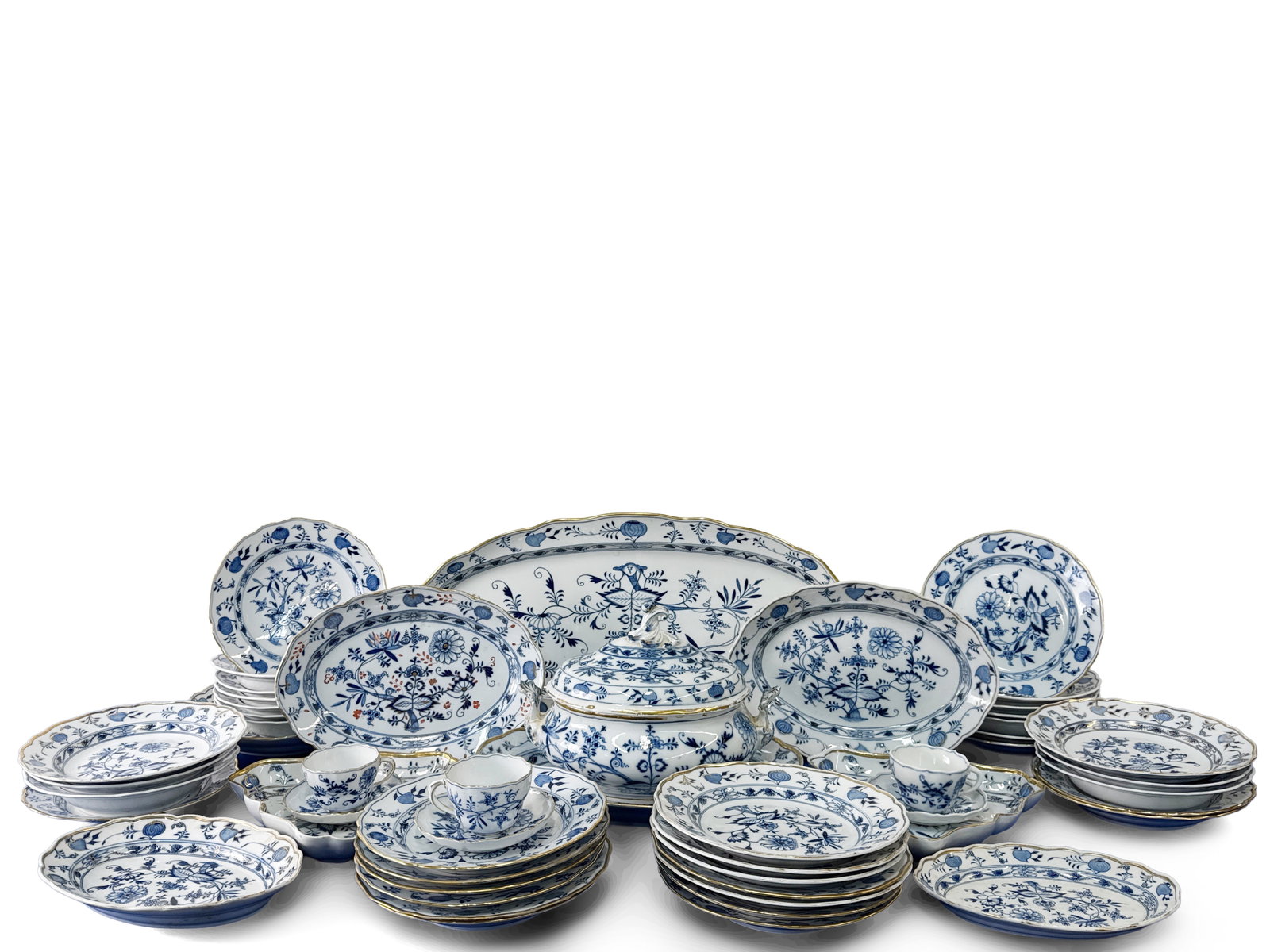 Meissen Blue Onion Porcelain Grouping (1 of 15)