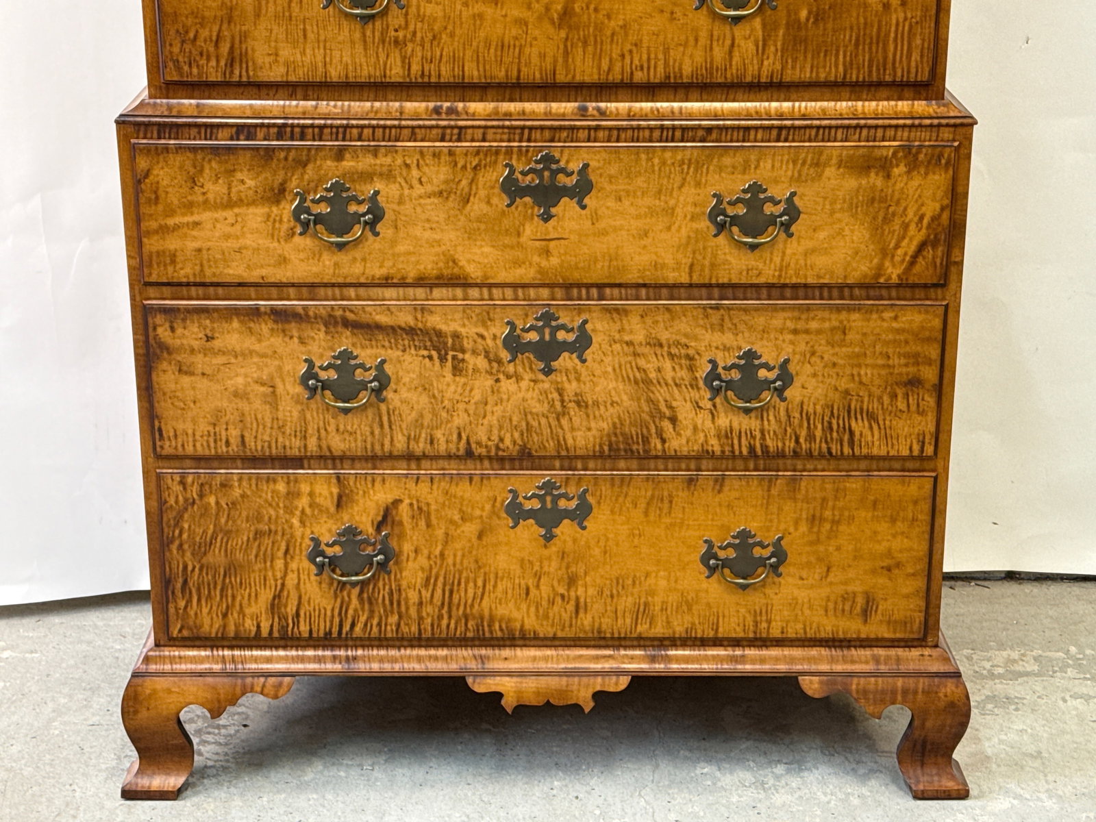 D.R. Dimes Tiger Maple Chest on Chest - 3