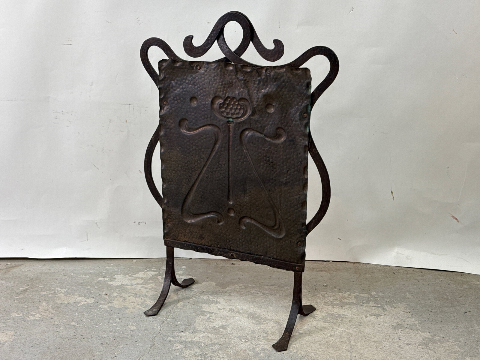 English Arts & Crafts Iron and Copper Fire Screen - 3