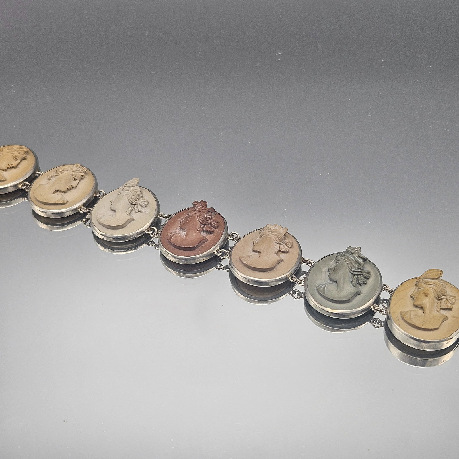 Lava Cameo Link Bracelet (1 of 4)