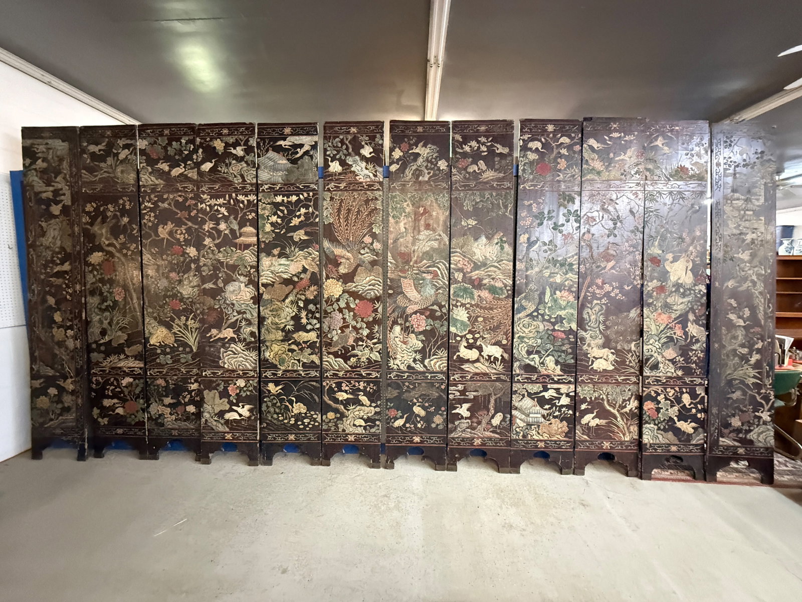 Chinese Twelve-Panel Coromandel Lacquer Screen - 2