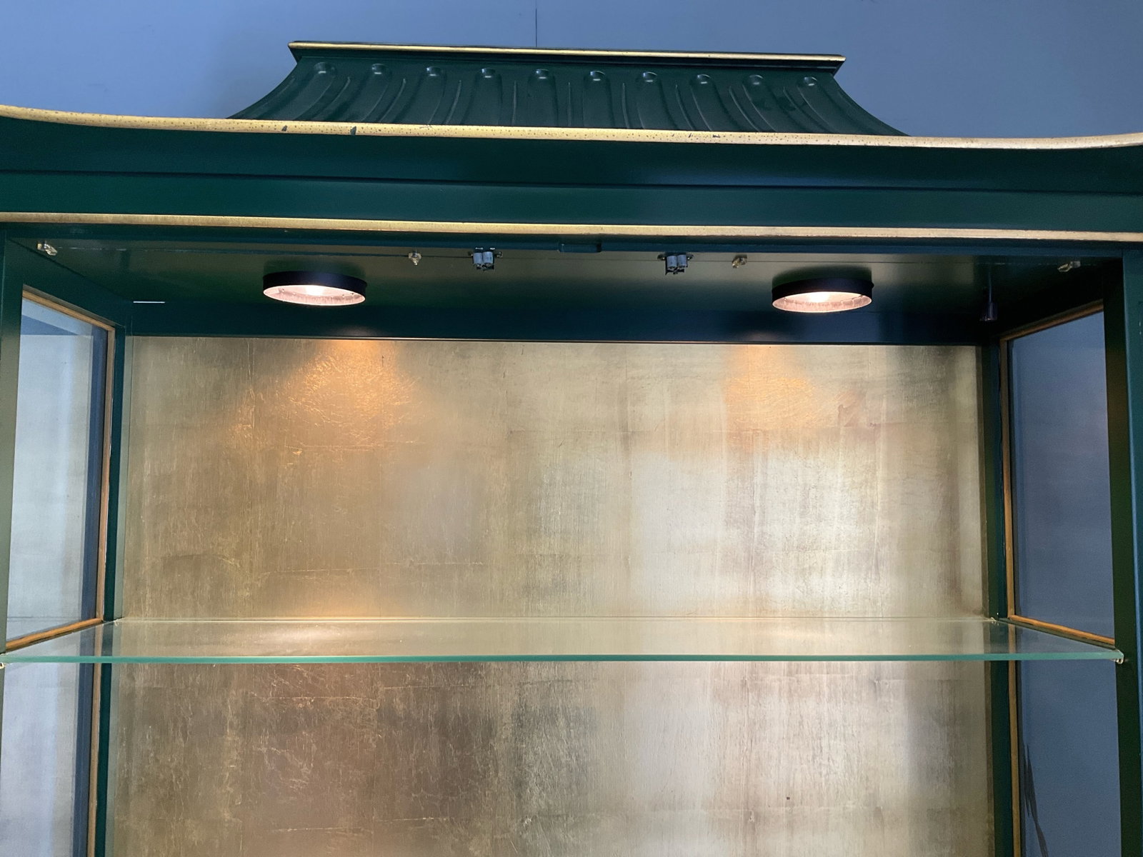 Chinoiserie Green Lacquer Pagoda Display Cabinet - 9
