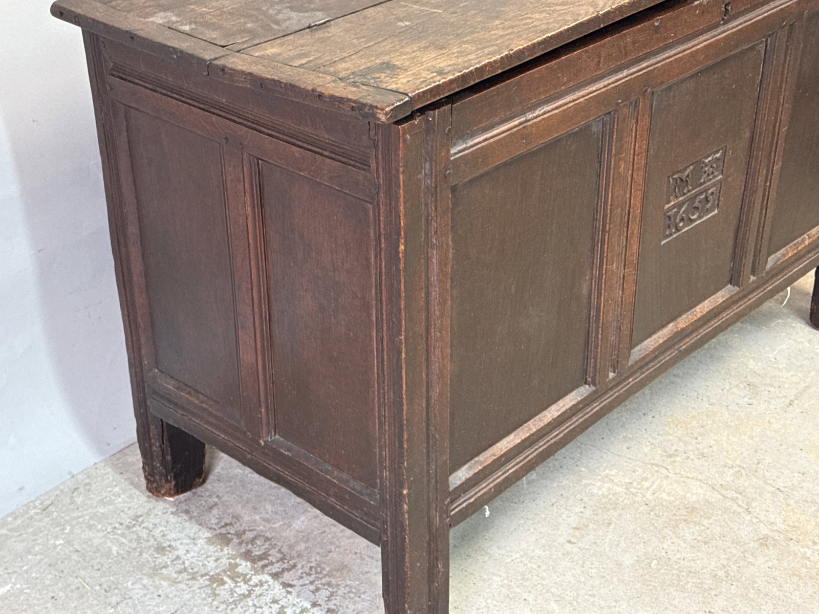 17th C. Oak Coffer Trunk - 3