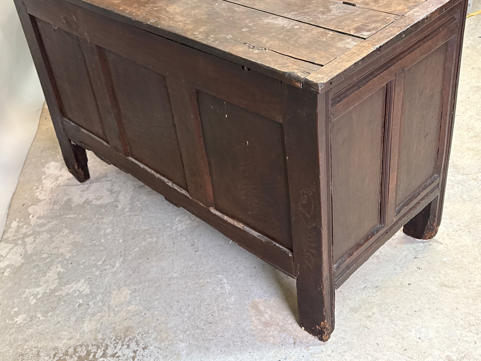 17th C. Oak Coffer Trunk - 6