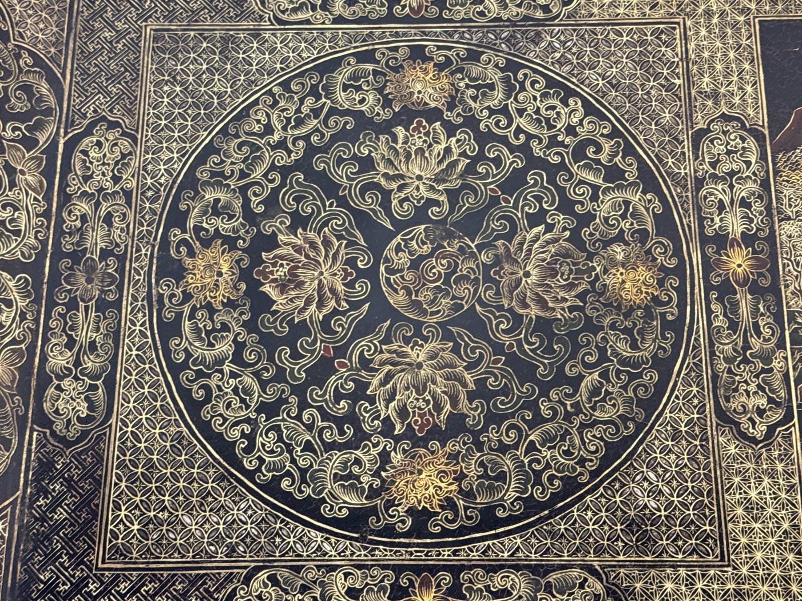 Chinese Polychrome-Decorated Lacquer Altar Table - 4
