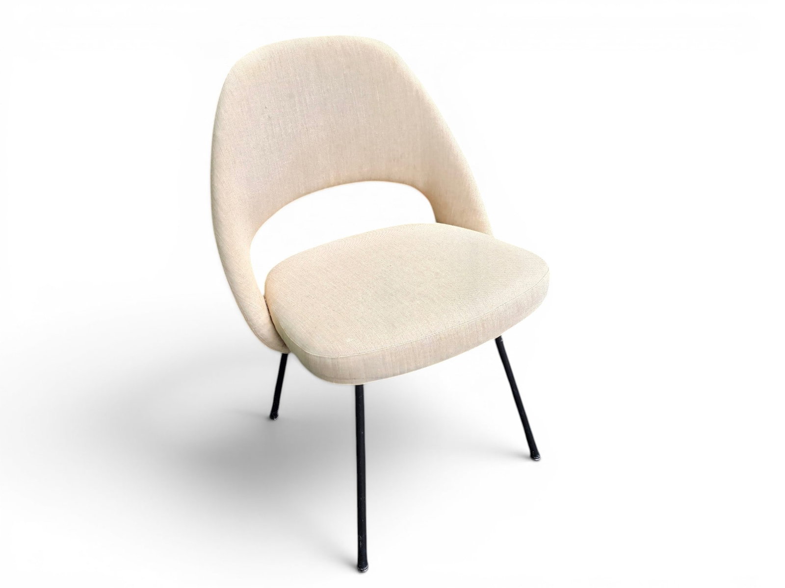 Eero Saarinen Side Chair (1 of 10)